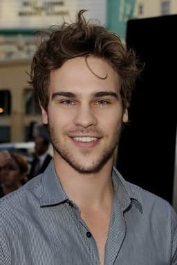 Photo of Grey Damon