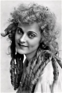 Photo of Peggy Pearce