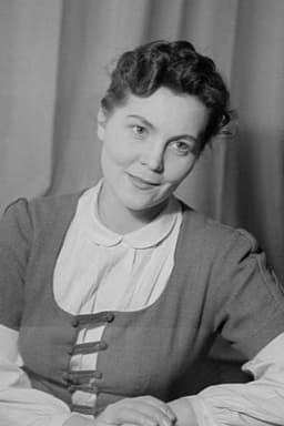 Photo of Erika Pelikowsky