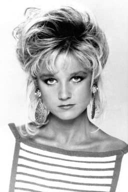 Photo of Lisa Maxwell