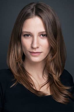 Photo of Serenay Sarıkaya