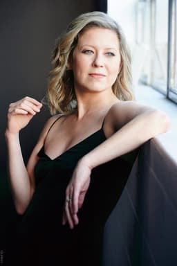 Photo of Nicole Underhay