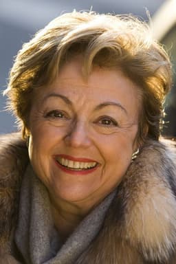 Photo of Évelyne Lever
