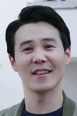 Photo of Lee Yool