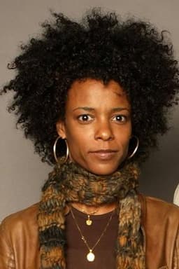 Photo of Leslie Silva