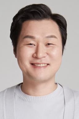 Photo of Yoon Kyung-ho
