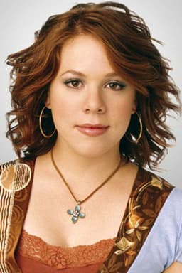 Photo of Lynsey Bartilson