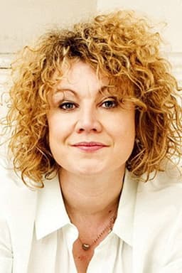 Photo of Emily Lloyd