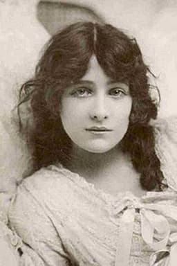Photo of Iris Hoey