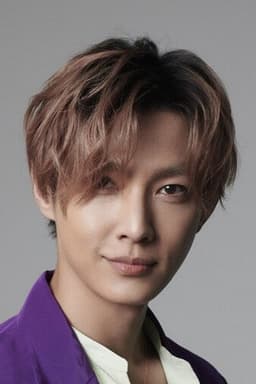 Photo of Aaron Yan