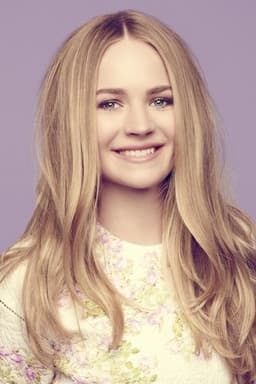 Photo of Britt Robertson