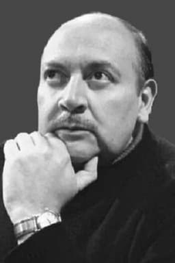 Photo of Eduardo Alcaraz