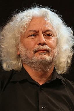 Photo of Erkan Oğur