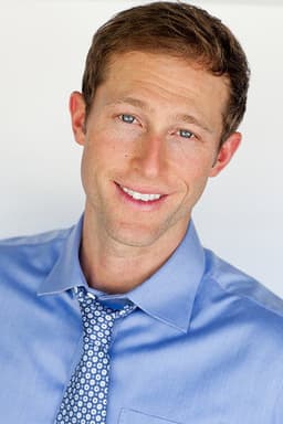 Photo of Casey Bond