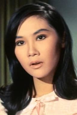 Photo of Maggie Lee