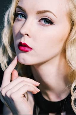 Photo of Tara Nichol Caldwell