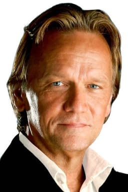 Photo of Sam Hennings