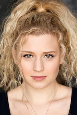 Photo of Carly Nahon