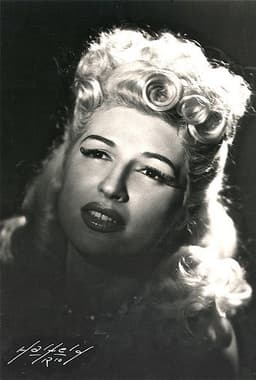 Photo of Mara Rúbia