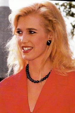 Photo of Lisa Ward