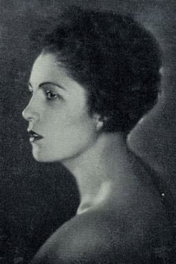 Photo of Carola Neher