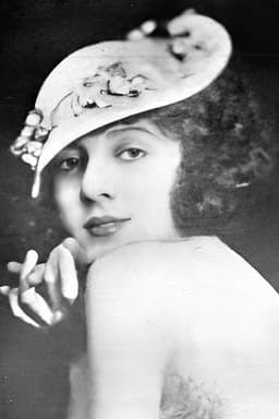 Photo of Helen Shipman
