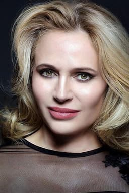 Photo of Leesa Rowland