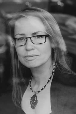 Photo of Enni Red