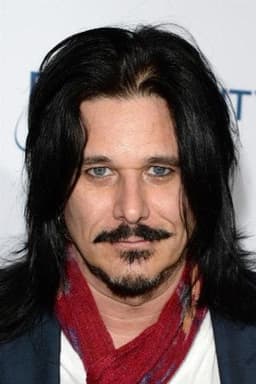 Photo of Gilby Clarke
