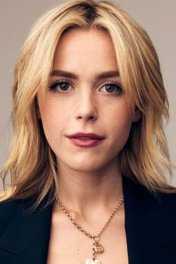 Photo of Kiernan Shipka