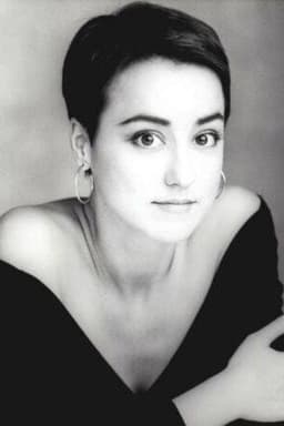 Photo of Yvonne Suhor