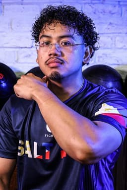 Photo of Nathaniel Bustamante