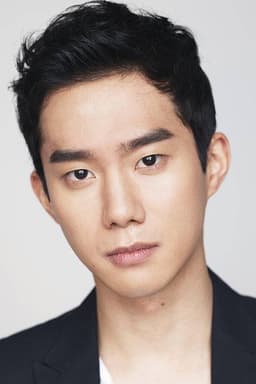 Photo of Yoon Jin-wook