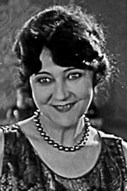 Photo of Charlotte Mineau