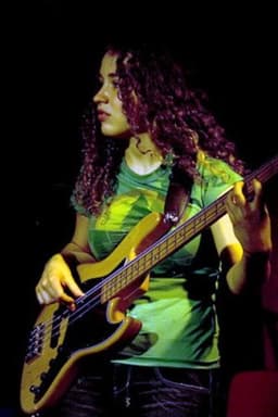 Photo of Tal Wilkenfeld