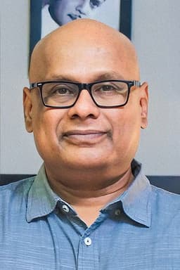 Photo of Suresh Chakravarthy