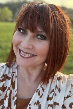 Photo of Cindy Lowther