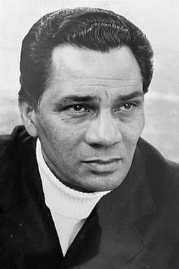 Photo of Enrique Lucero