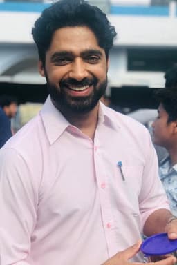 Photo of Dheeraj Kumar