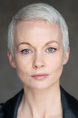 Photo of Carolyn Bracken