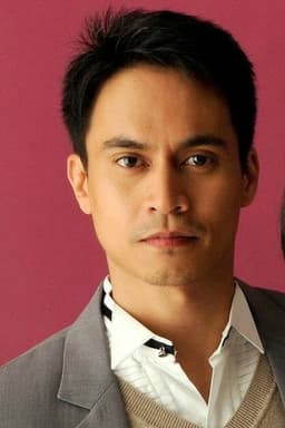 Photo of Arnold Reyes