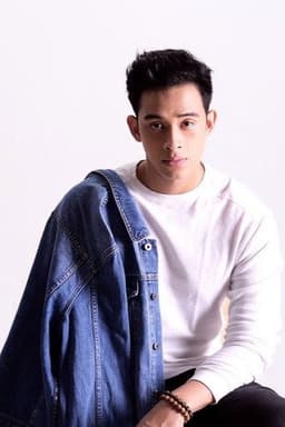 Photo of Diego Loyzaga