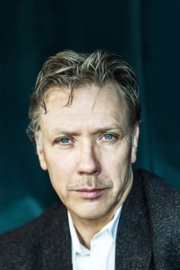 Photo of Mikael Persbrandt