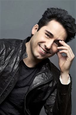 Photo of John Lloyd Young