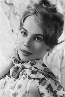 Photo of Leslie Caron