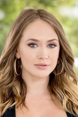 Photo of Kagney Linn Karter