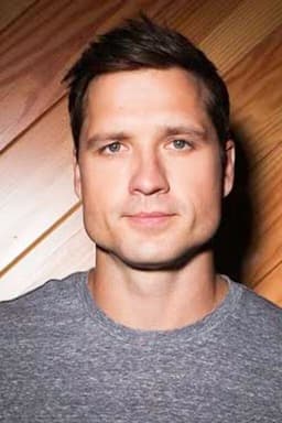 Photo of Walker Hayes