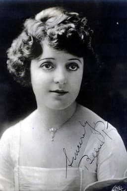 Photo of Billie Rhodes