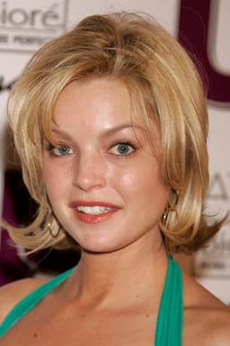 Photo of Clare Kramer