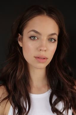 Photo of Claudia Sulewski
